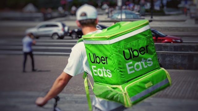 Uber Eats（ウーバーイーツ）のワインメニューは？頼まない方がいい？オーダー時の注意