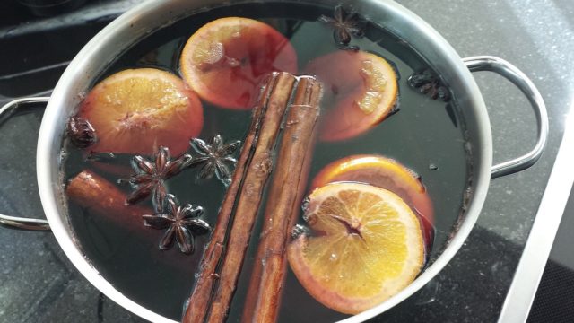 ホットワインの作り方や効果とは？レンジで簡単にできる！？