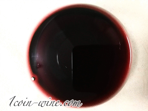 セブンイレブンのワイン パスクア モンテプルチャーノ・ダブルッツォのワインの色
